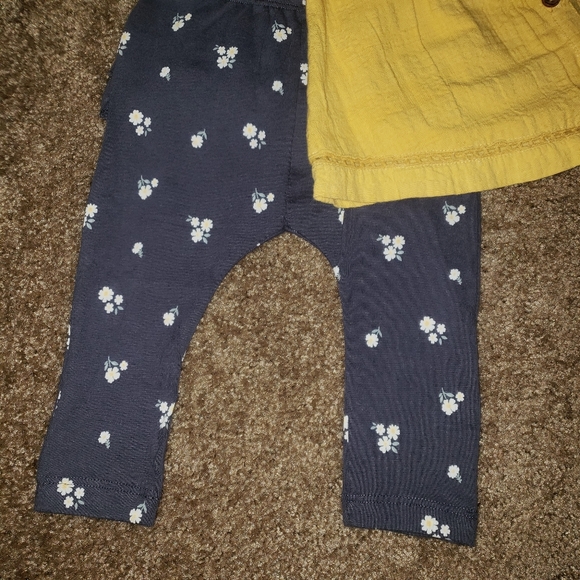 Shabby Chic Baby Girl Top & Legging - Picture 3 of 5